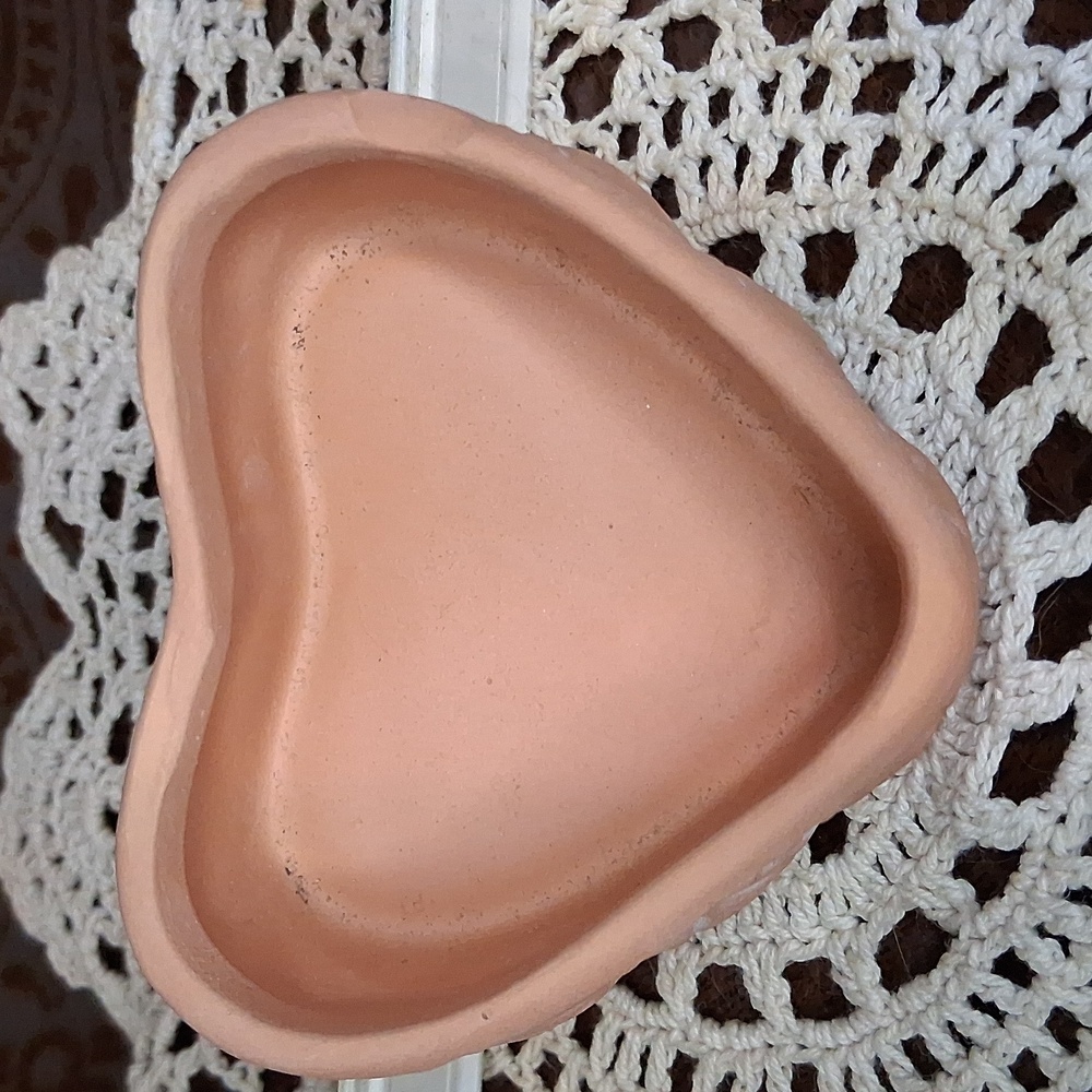 Vintage Heart-Shaped Decorative Box - Picture 2 of 4